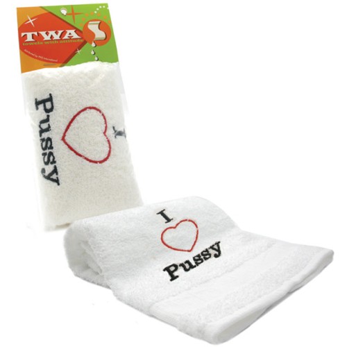 Humorous I Heart Pussy Towel for Cat Lovers