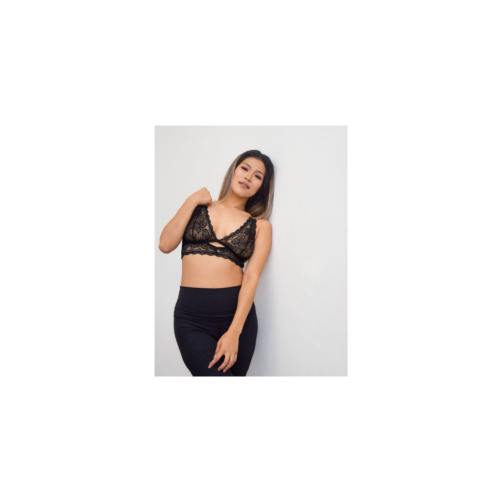 Bralette de Encaje Negro Kixies Peek-A-Boo