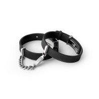 Muñequera Crave ID Negra/Plata para Juegos de Bondage Ligeros